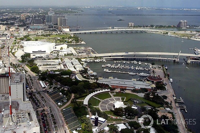 Vue aérienne de la piste et de Miami