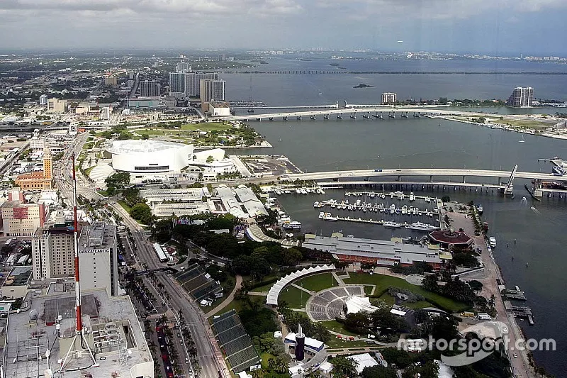 Vue a&eacute;rienne de la piste et de Miami