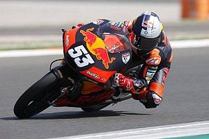 CEV Moto3 Estoril: Baltus yağmur altında kazandı, Deniz düştü