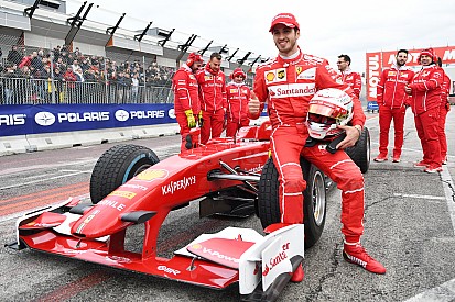 Fotogallery: Giovinazzi e la Ferrari regalano show alla Motul Arena