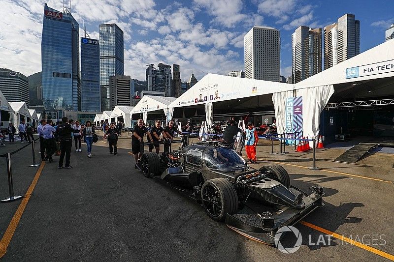 VÍDEO: Roborace faz corrida entre humano e carro autônomo