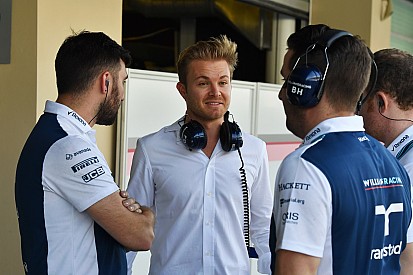 Rosberg gokartozás közben kikapott egy 9 éves kislánytól