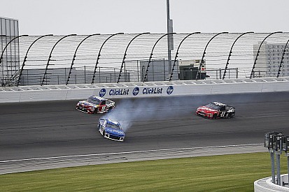 Larson "can't be mad" at Kyle Busch after "one hell of a show"