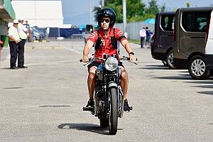 Vettel ve crucial mantenerse adelante después de las primeras curvas