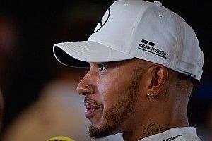 Lewis Hamilton estrena línea y campaña para Tommy Hilfiger