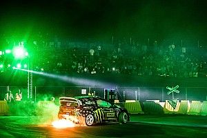 Füst, lángok, és persze Ken Block: gigagaléria a GYMKHANA Gridről
