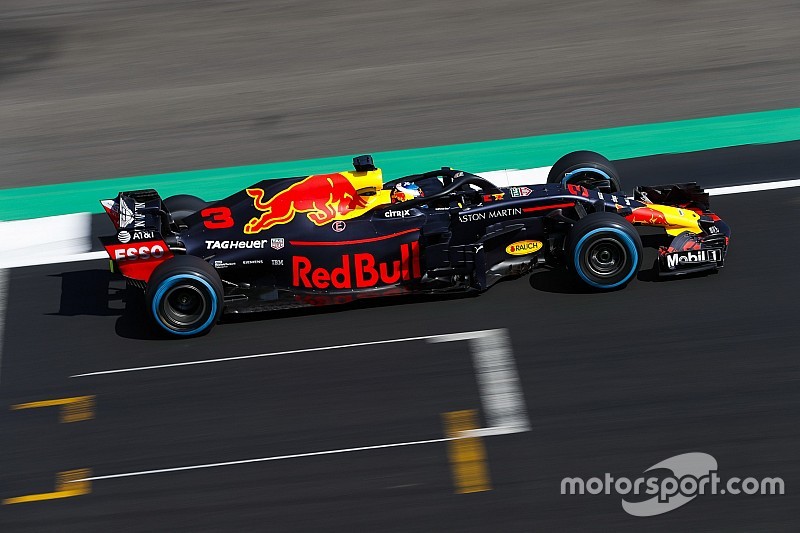 Red Bull: 2019 aracını Mercedes'le aynı gün aynı yerde piste çıkarmamız kasıtlı değil
