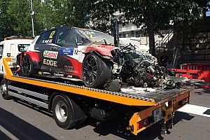 Wagens Huff en Bennani compleet verwoest in Vila Real-crash