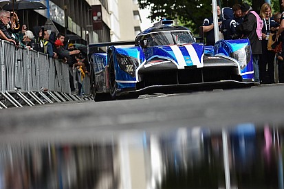 Le Mans-i 24 óra: még a cipőfűzőnek is tűzállónak kell lennie