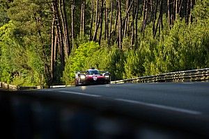 Los Toyota lideran el warm up con cuatro segundos sobre el resto
