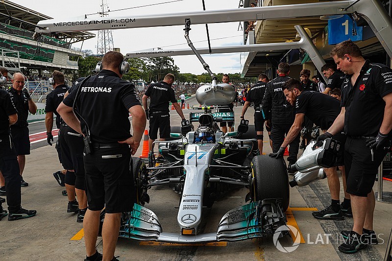Asaltaron a punta de pistola a parte del equipo Mercedes en Brasil