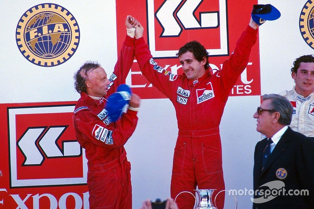 Lauda 0,5 ponttal lett bajnok a McLarennel Prost előtt : ma 35 éve