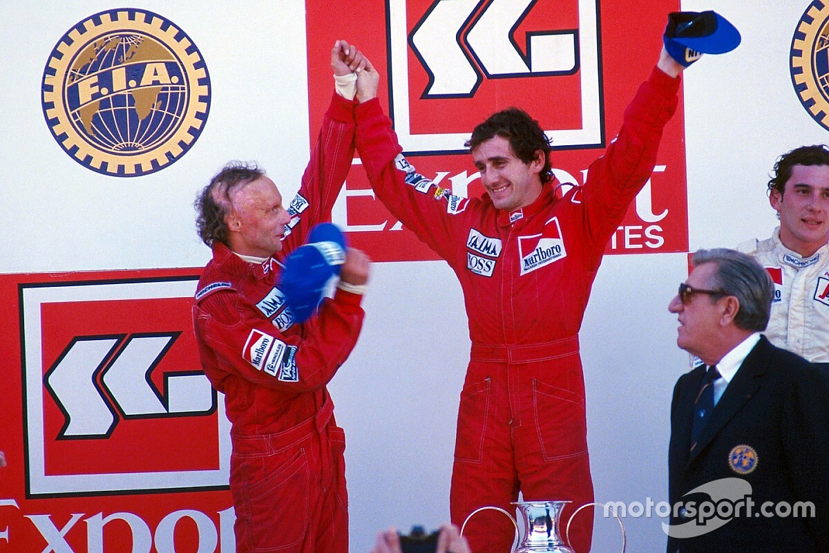 Lauda 0,5 ponttal lett bajnok a McLarennel Prost előtt : ma 35 éve