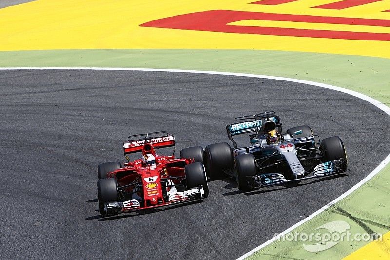 Sebastian Vettel, Ferrari SF70H, battles, Lewis Hamilton, Mercedes AMG F1 W08