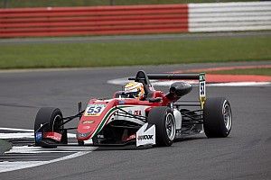Ilott domina corrida 3 e vence em Silverstone; Piquet é 11º