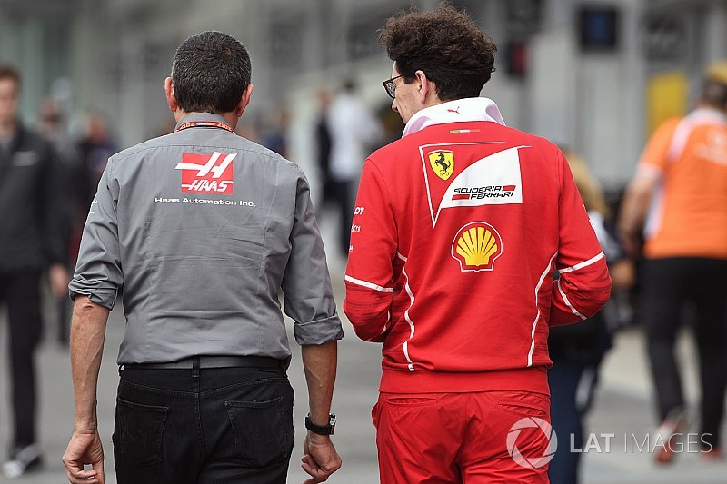 Соперники потребовали расследовать сходство Haas c Ferrari