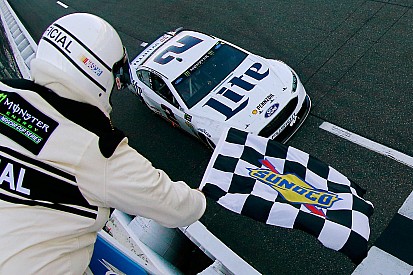 Keselowski vince a Martinsville e coglie il secondo successo del 2017
