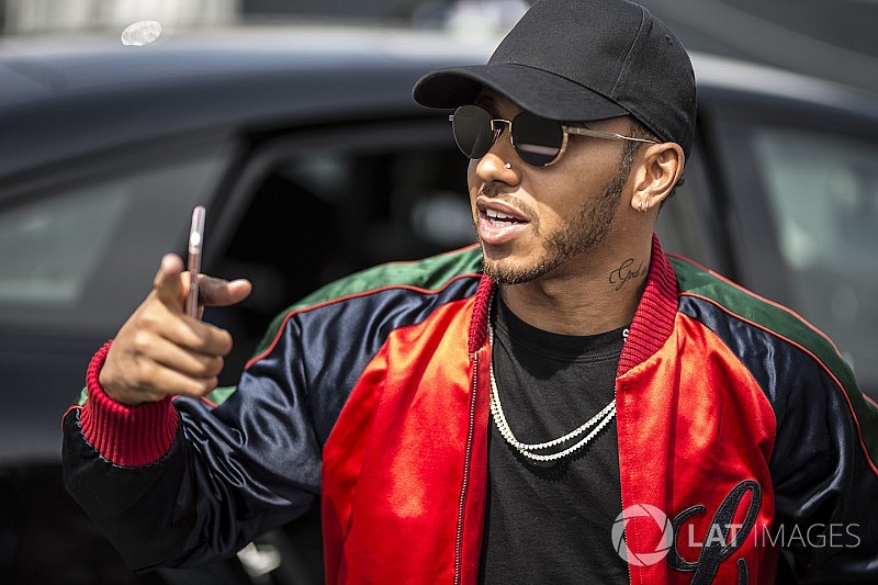 Hamilton: "Toto mi informa dei piloti che vorrebbero il mio sedile"