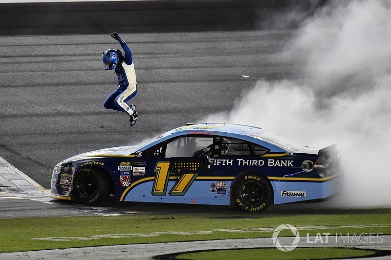 NASCAR 2017 in Daytona: Ricky Stenhouse Jr. holt 2. Saisonsieg