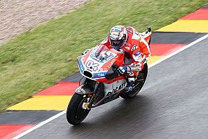 'Dovi' en Lorenzo missen grip met de Ducati op de Sachsenring
