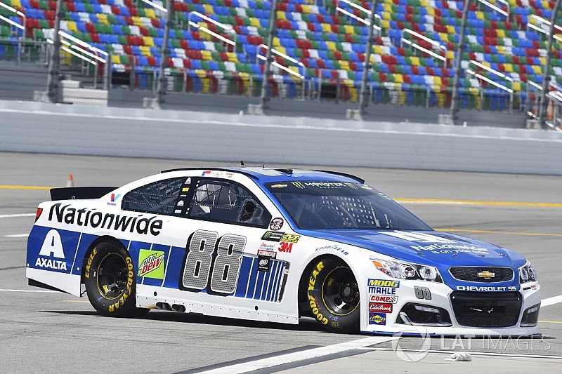 Dale Earnhardt Jr. conquista la pole per la Daytona Cup Race