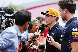 Verstappen angry to be “competing” with Alonso on retirements