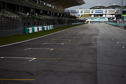 Bizarr: egyetlen autó sem ért célba a maláj F4-es futamon