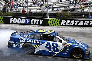 NASCAR in Bristol: Jimmie Johnson gewinnt Montagsrennen