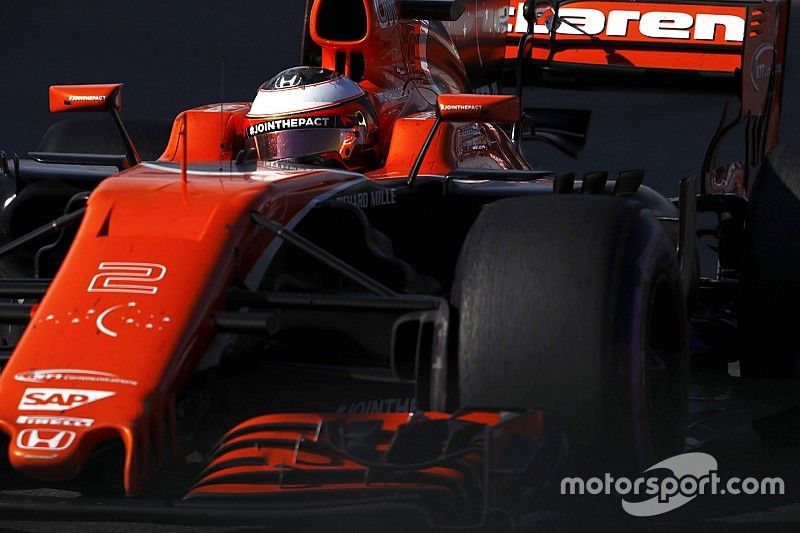 La colonna di Vandoorne: "In Russia che bello vedere la bandiera a scacchi"