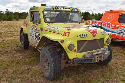 Dakar: impresa del Rastrojero, un'auto anni 70 arriva al traguardo!