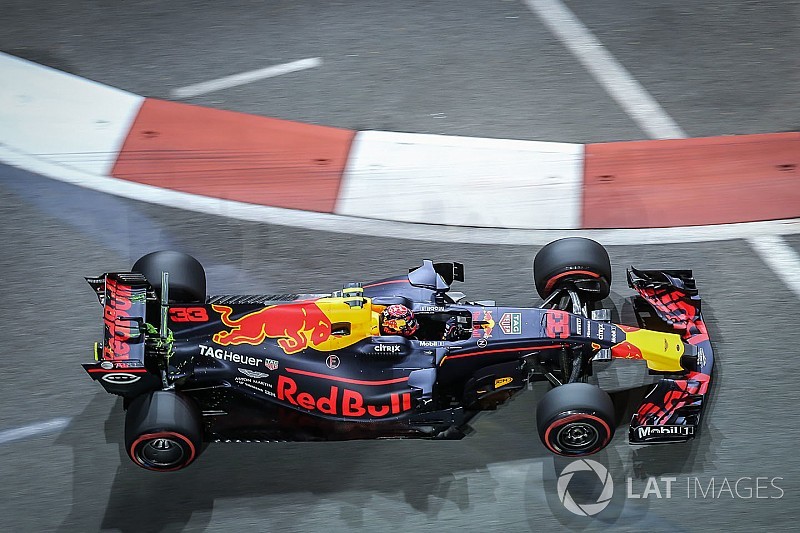 シンガポールFP3:フェルスタッペンが首位も、僅差でベッテルが続く