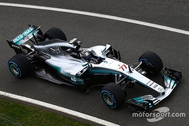 Mercedes W08 Hybrid: il... palo del telegrafo non è consentito