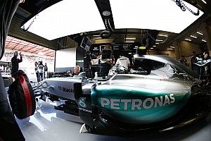 В Mercedes предложили сократить лимит топлива на гонку со 110 до 90 кг
