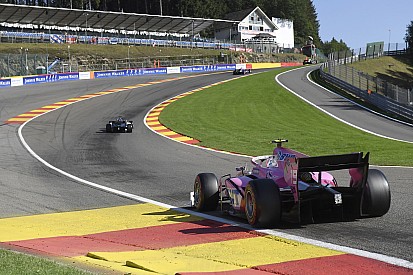 VÍDEO: Veja reação de Hamilton à batida grave que matou francês na F2