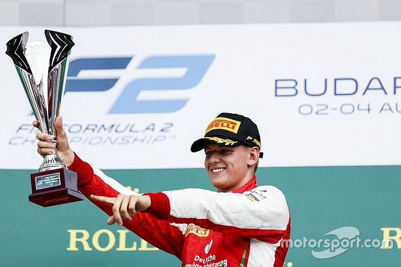 Podio: ganador de la carrera Mick Schumacher, Prema Racing