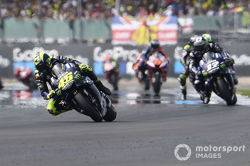 Rossi's podium bid derailed by rear tyre issue