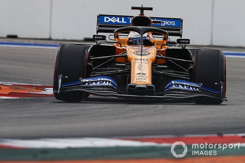 Sainz niet blij met regie: "Fans missen veel gevechten"