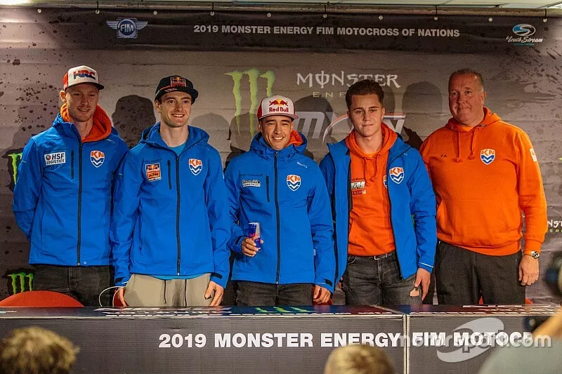 Calvin Vlaanderen, Jeffrey Herlings, Glenn Coldenhoff, Roan van de Moosdijk, Bondscoach Patrice Assendelft van Team Nederland