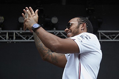 Hamilton és Norris csak néz maga elé Villeneue véleménye miatt