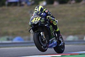 Rossi blaast Yamaha-motor op: “Was net op tijd met koppeling”