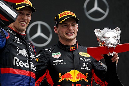 Horner: "Verstappen excelleert altijd in deze omstandigheden"