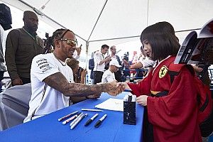 Csúcsra volt járatva a Mercedes motorja pénteken, a Ferrari messze nem
