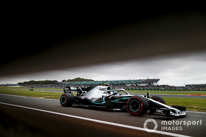 Bottas-pole a Brit Nagydíjon Hamilton és Leclerc előtt: Vettel csak a 6.