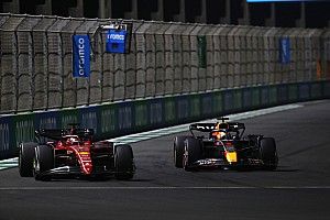Verstappen geniet van duel met Leclerc: Gewoon slim en goed racen