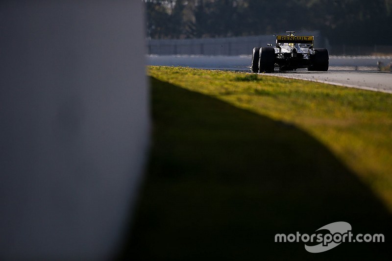 Egy újabb száraz versenyhétvége a Forma-1-ben: mikor nyer a Ferrari először?