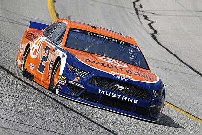 Brad Keselowski se lleva la victoria en Atlanta; Suárez se mete al Top 10