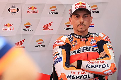 Lorenzo houdt ribblessure over aan val in Qatar