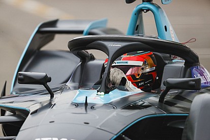 Vandoorne csak pár kanyarig jutott Sanyában, újabb dupla kiesés a csapattól