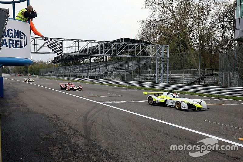 Monza, Gara 2: Capolavoro di Davide Uboldi che parte ultimo e torna alla vittoria