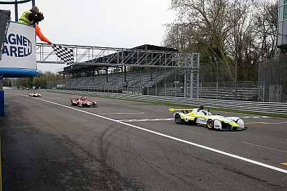 Monza, Gara 2: Capolavoro di Davide Uboldi che parte ultimo e torna alla vittoria
